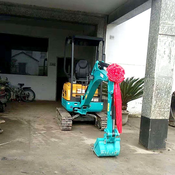 新型挖掘機(jī)